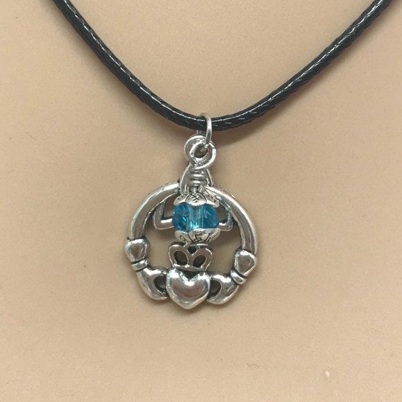 Charmed Claddagh Triquetra Celtic Trinity Knot - Picture 4 of 8